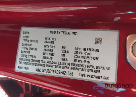 2025 Tesla Model 3 Long Range Rear-Wheel Drive/Standard z USA, uszkodzony, nr VIN 5YJ3E1EA0SF021585
